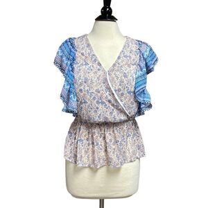 Love Colette Floral Flutter Sleeve Top Size Medium NEW